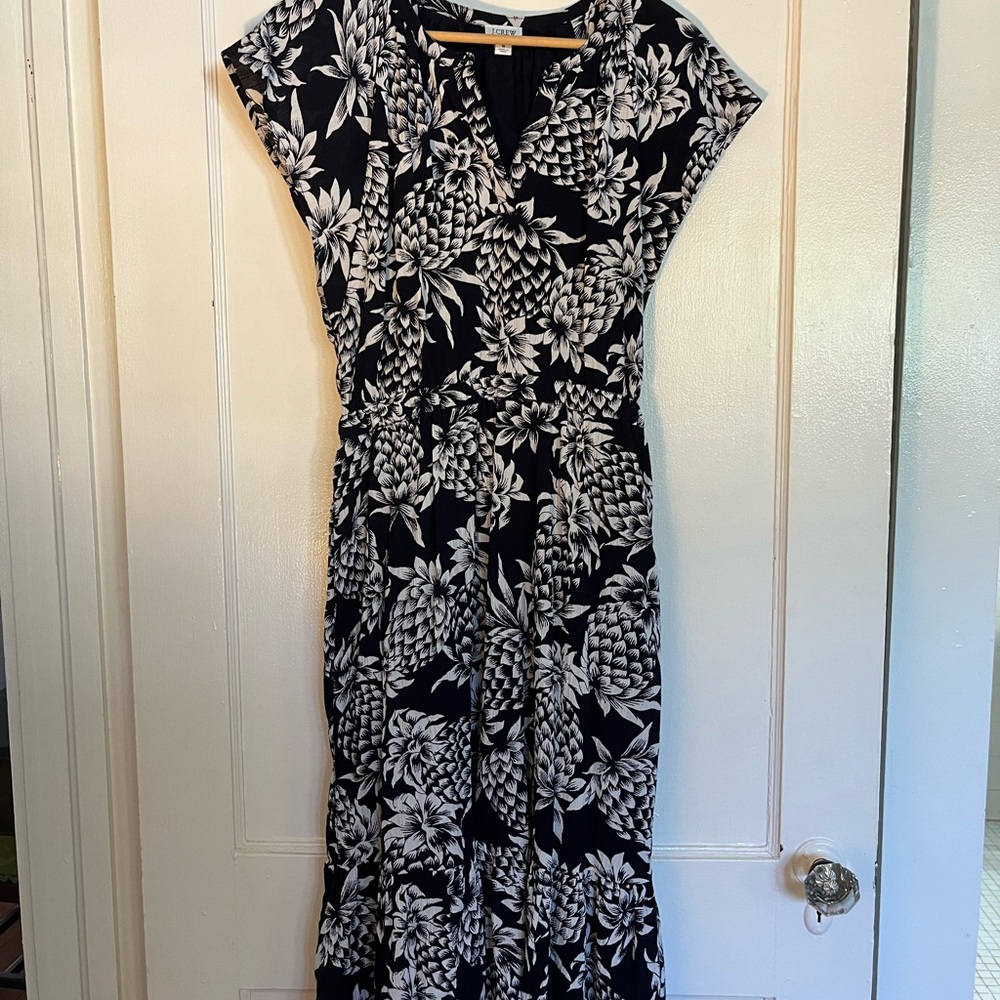 NWOT J Crew Black & white dress with Pineapples